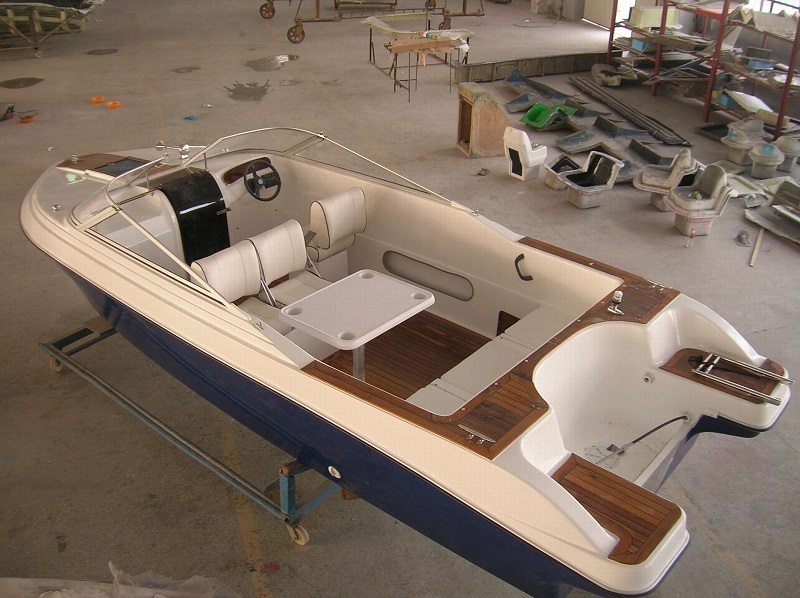 Grandsea 22ft / 6.8m Fiberglass Cabin Motor Boat for Sale